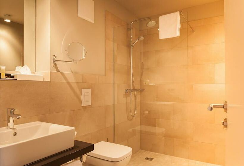 Номер Deluxe, Platzhirsch