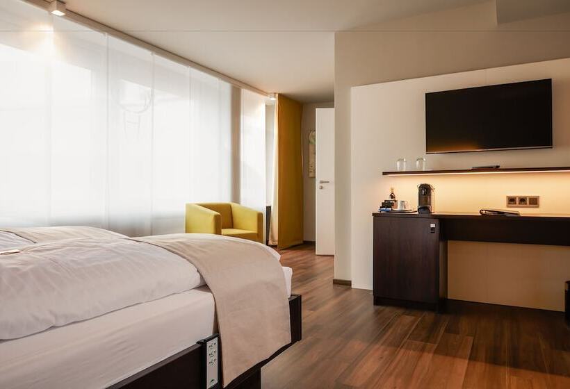 Номер Deluxe, Platzhirsch