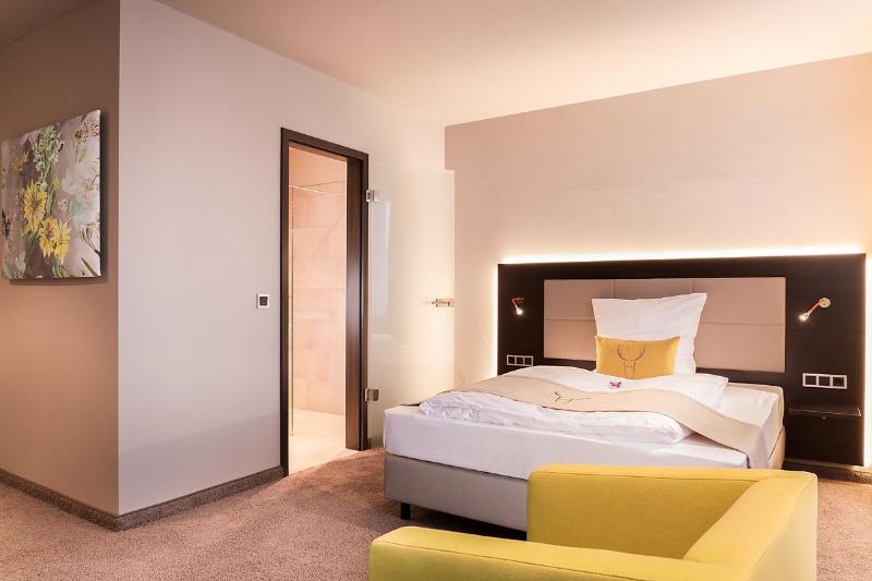 Номер Superior, Platzhirsch