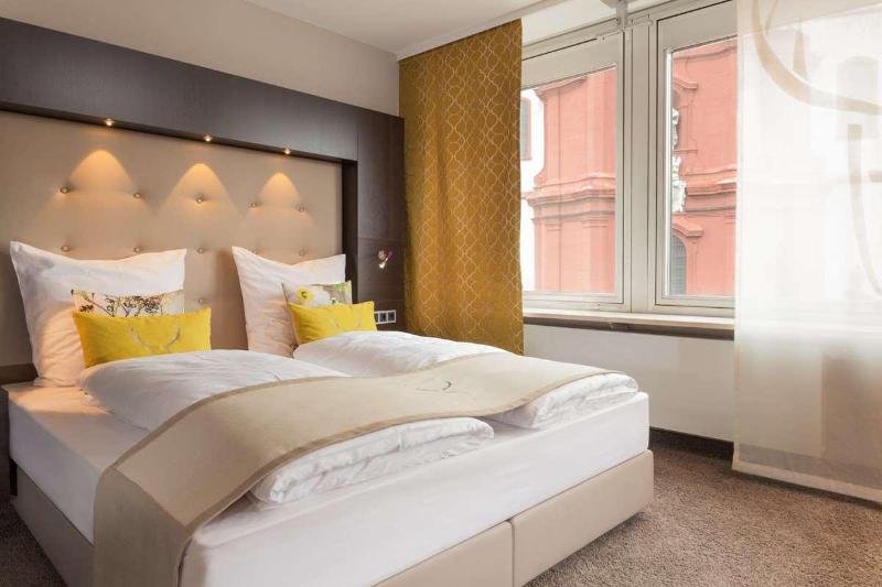 Полулюкс, Platzhirsch