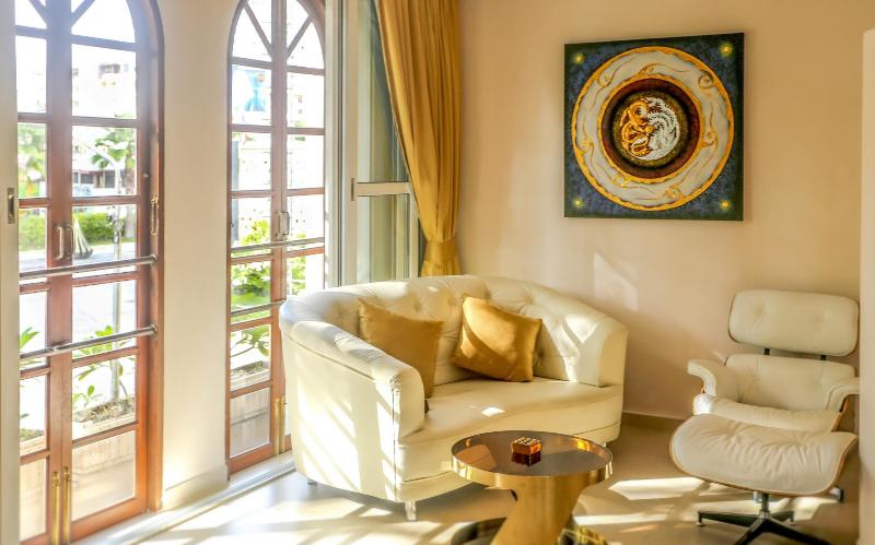 スタンダードスタジオ, Poseidon Boutique