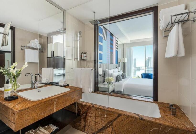 带大床的高级房间, Pullman Dubai Downtown