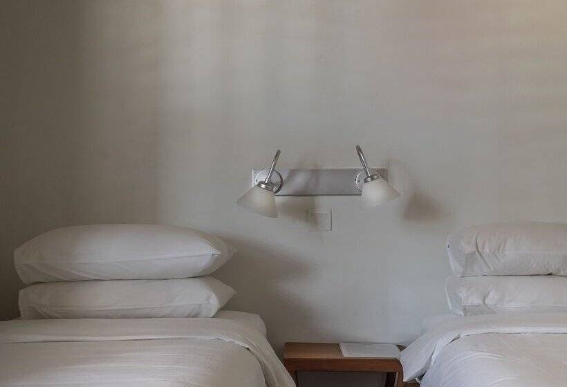 バルコニー付きスタンダードルーム, Ren I Tang