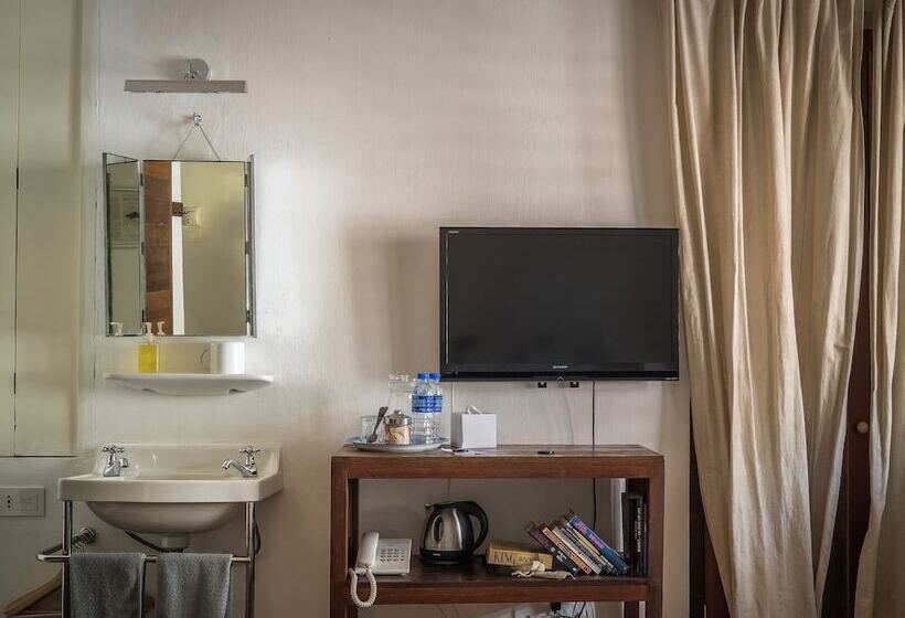 バルコニー付きスタンダードルーム, Ren I Tang