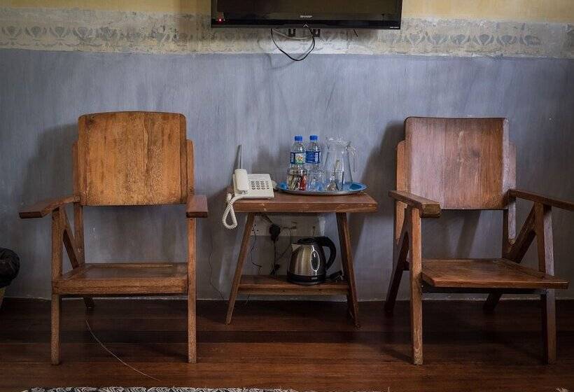 ファミリールーム, Ren I Tang