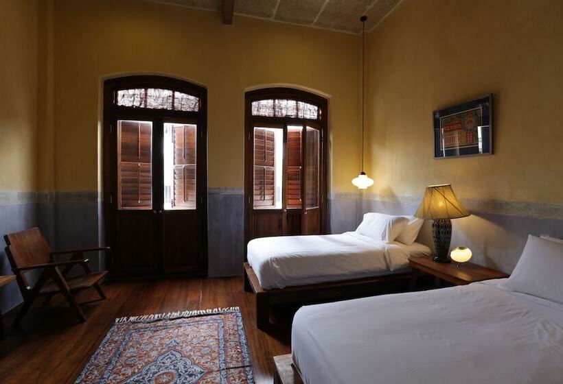 ファミリールーム, Ren I Tang