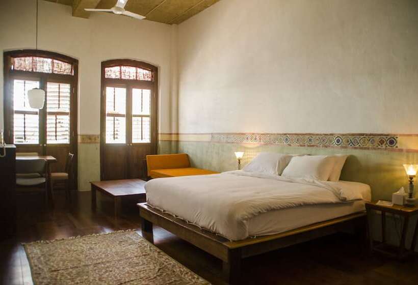 スタンダードスタジオ, Ren I Tang