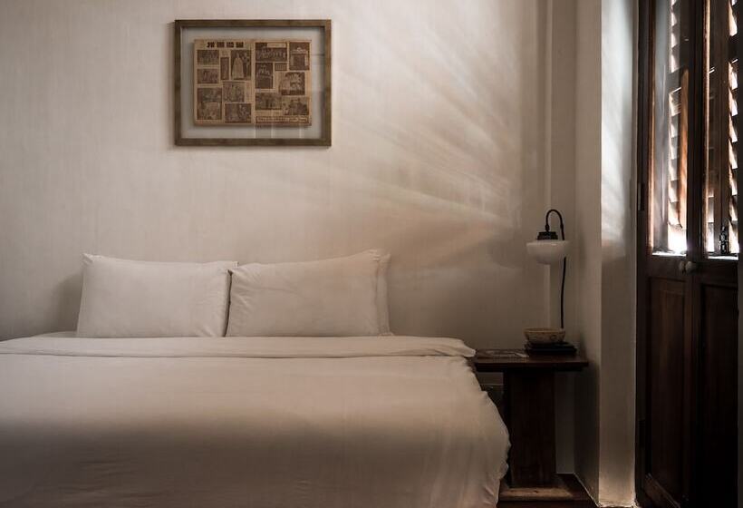 スタンダードルーム, Ren I Tang