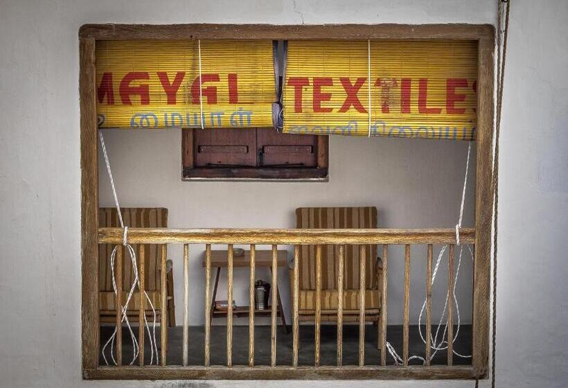 バルコニー付きスタンダードルーム, Ren I Tang