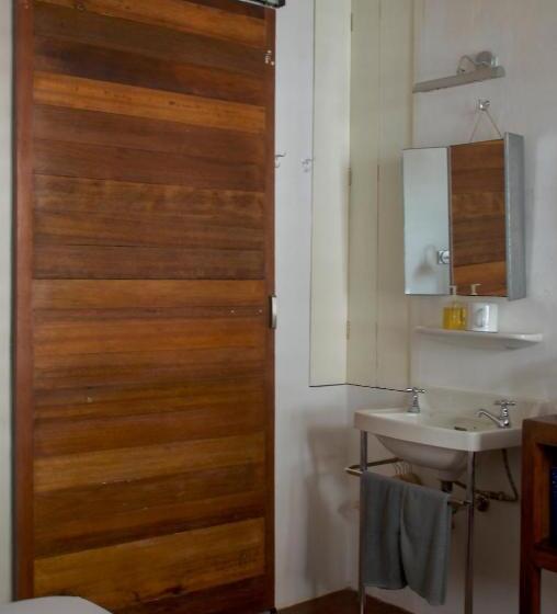 バルコニー付きスタンダードルーム, Ren I Tang