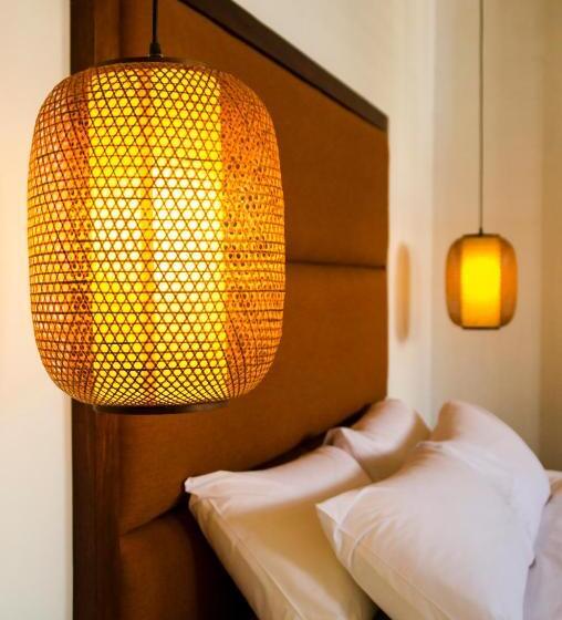 スタンダードルーム, Ren I Tang