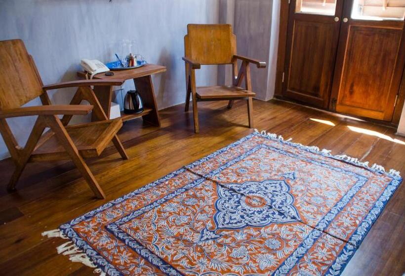 ファミリールーム, Ren I Tang