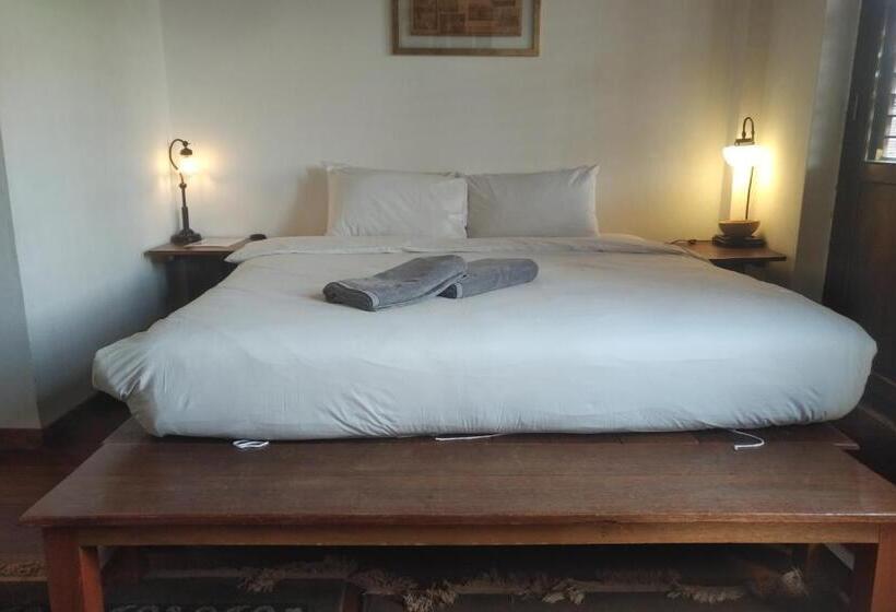 キングサイズベッドのスタンダードルーム, Ren I Tang