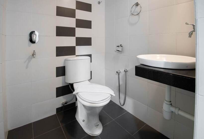 اتاق استاندارد با تخت بزرگ, Riverra Inn Langkawi