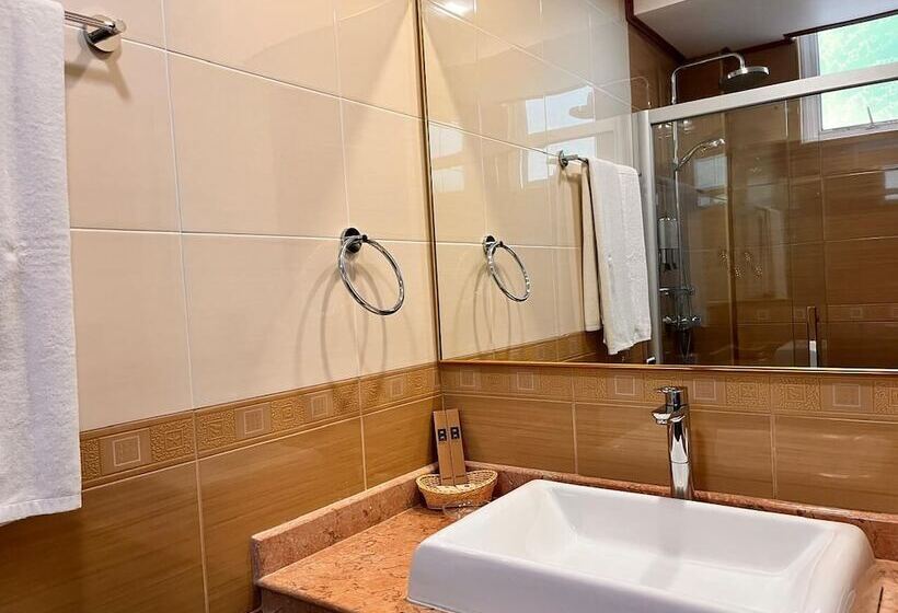 اتاق لوکس, Rivethi Beach