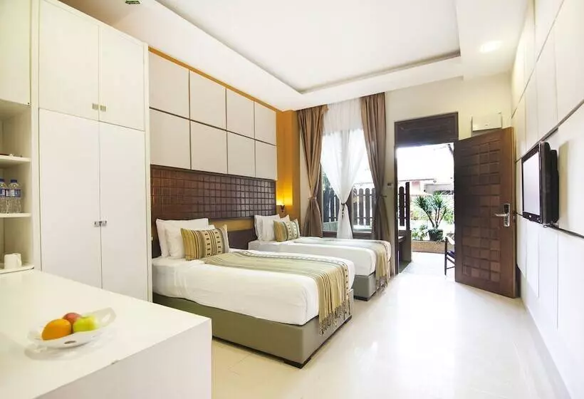 プールの見えるデラックスルーム, Palette Telaga Terrace Boutique Resort