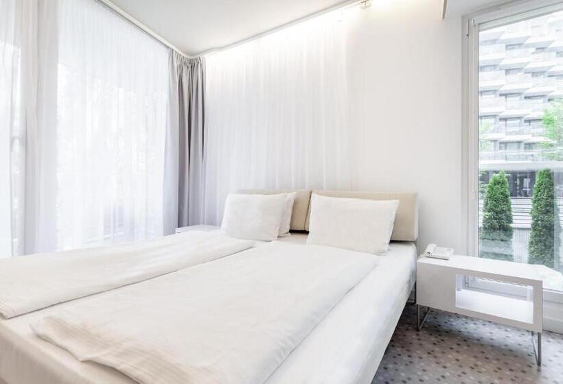 标准间, Ultra Marine By Zdrojowa