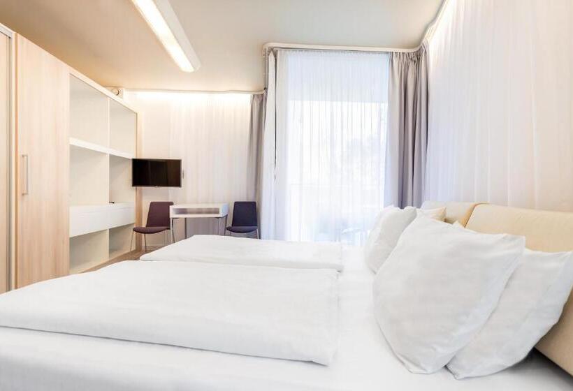 标准间, Ultra Marine By Zdrojowa