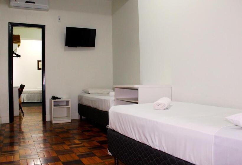 Quarto Familiar, Vitoria Itajai