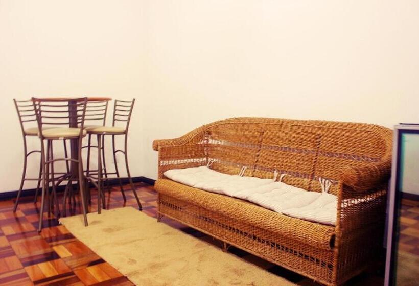 Quarto Familiar, Vitoria Itajai