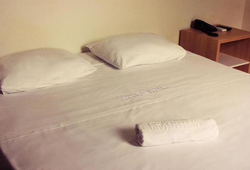 Quarto Familiar, Vitoria Itajai