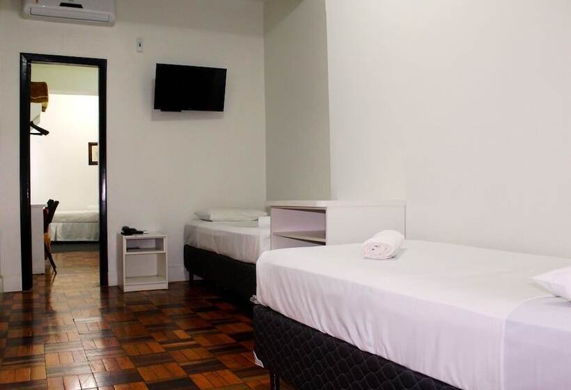 Quarto Familiar, Vitoria Itajai