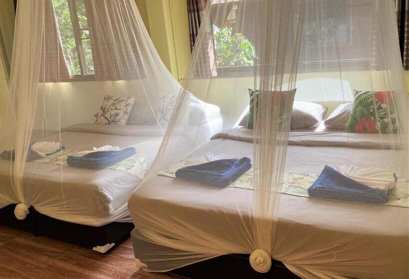 Family bungalow with river view, Khao Sok Morning Mist Resort