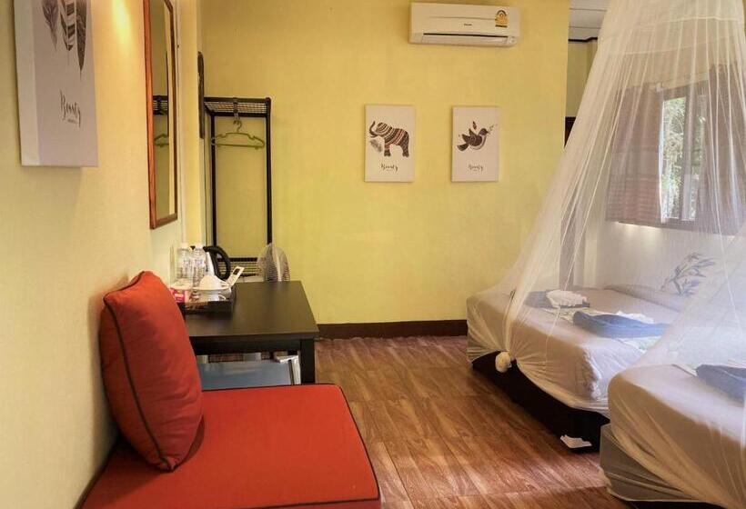 Family bungalow with river view, Khao Sok Morning Mist Resort