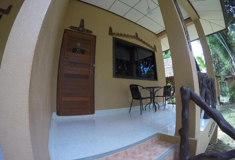 Family bungalow with river view, Khao Sok Morning Mist Resort