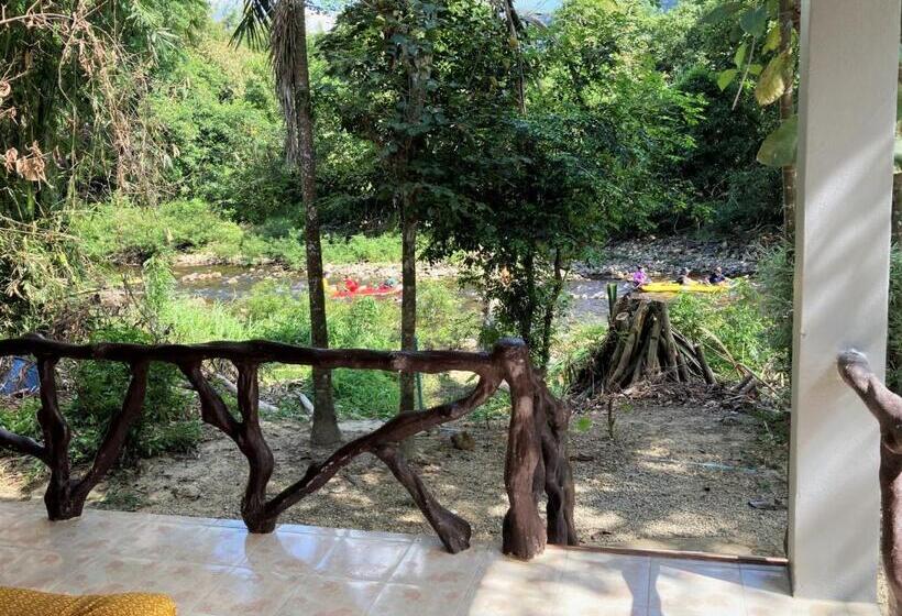 Family bungalow with river view, Khao Sok Morning Mist Resort