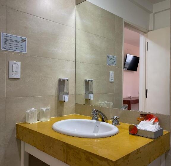 标准三人间, Posada De Los Poetas Hotel Boutique