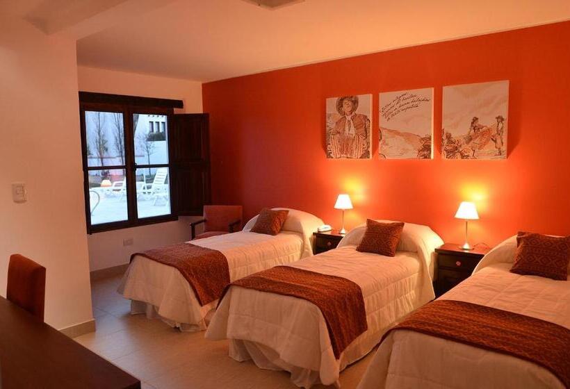 Номер Стандарт Трехместный, Posada De Los Poetas Hotel Boutique
