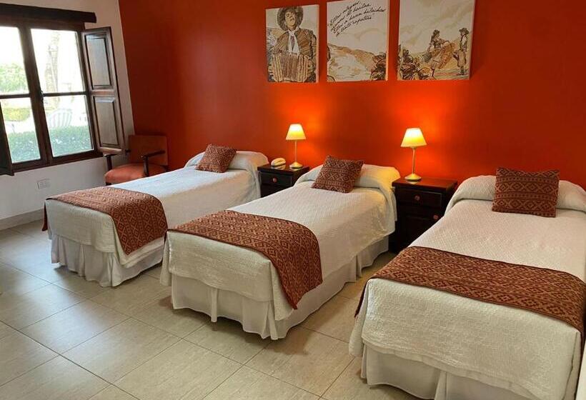 标准三人间, Posada De Los Poetas Hotel Boutique