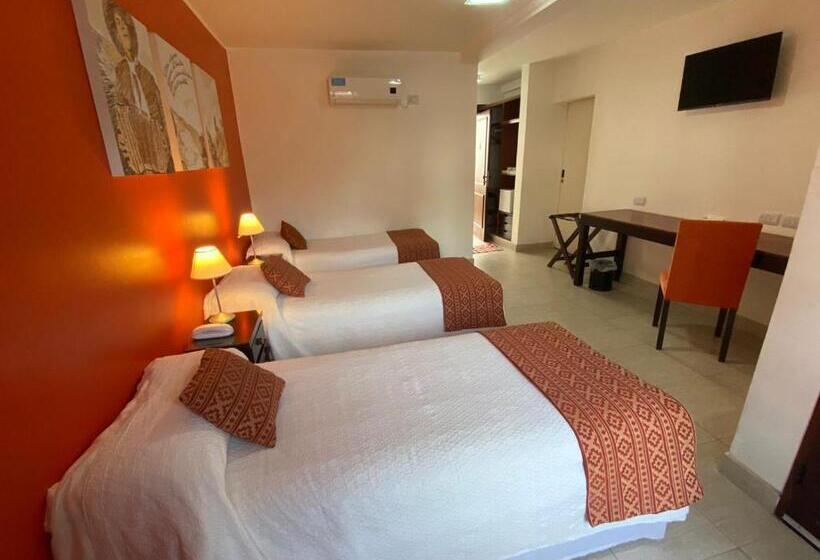 标准三人间, Posada De Los Poetas Hotel Boutique