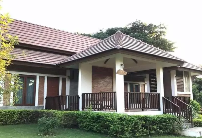 Villa 2 Makuuhuonetta, Papai Country Lodge Sha