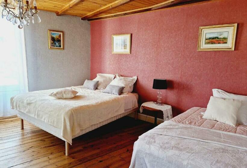 חדר משפחתי חדר אמבטיה משותף, Chez Sarah L Amaryllis