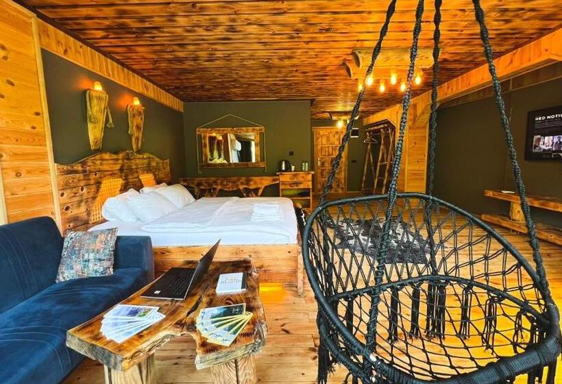سوییت لوکس, Heaven Wooden Vip Bungalow