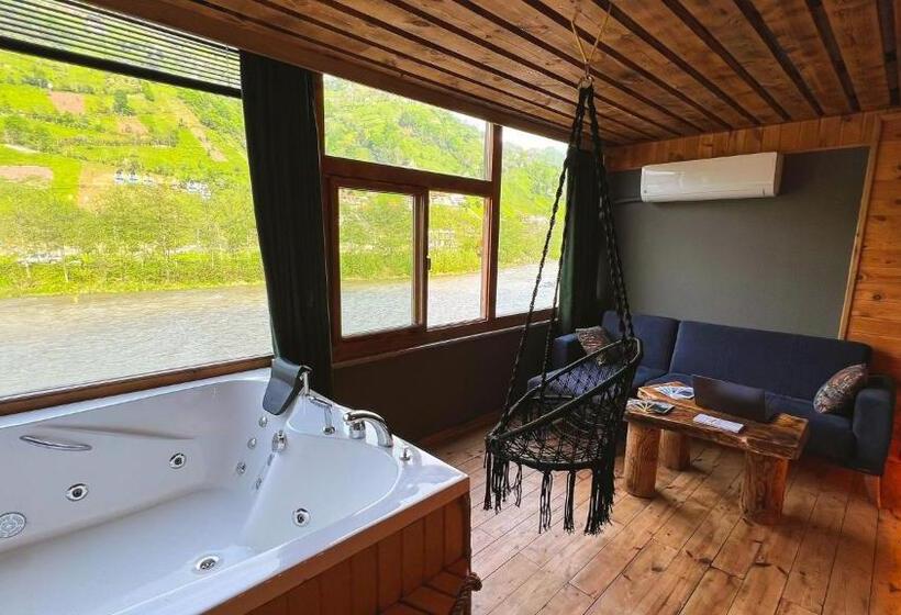 سوییت لوکس, Heaven Wooden Vip Bungalow