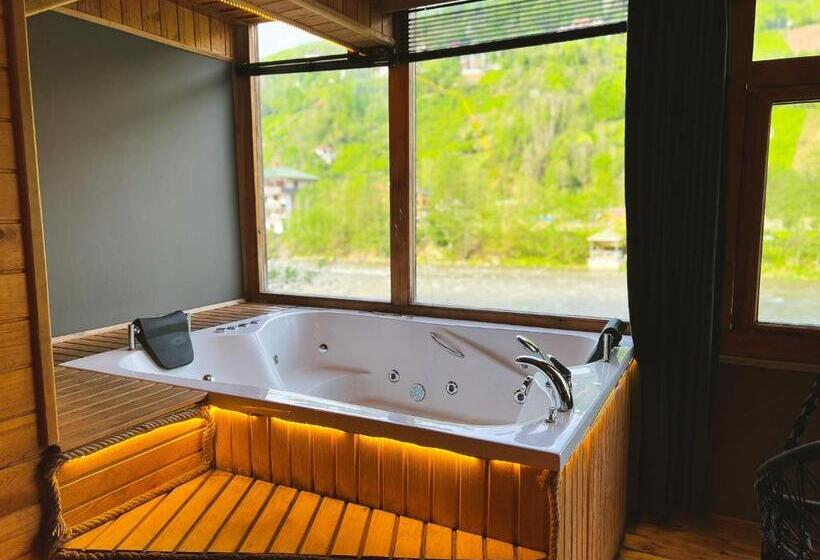 سوییت لوکس, Heaven Wooden Vip Bungalow