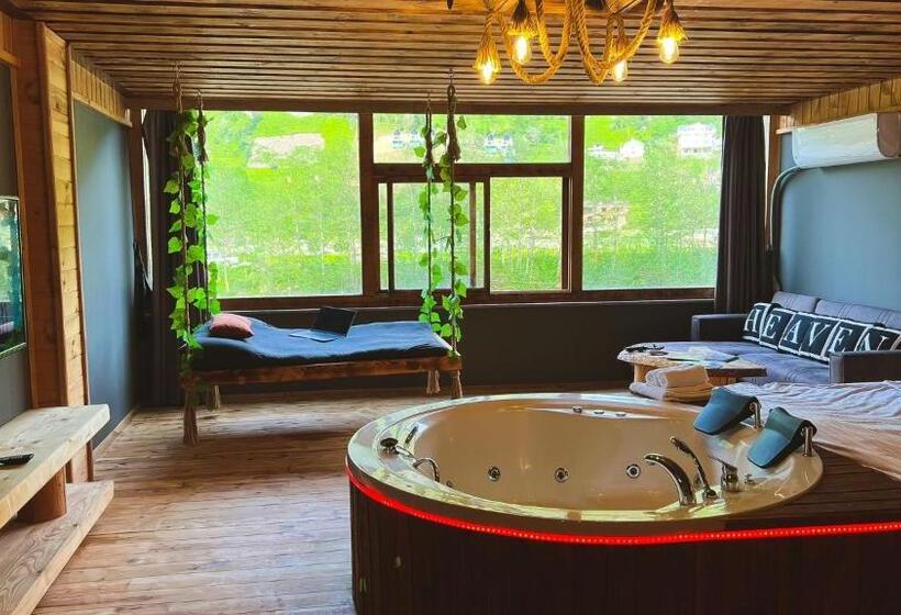 سوئیت با وان آب گرم, Heaven Wooden Vip Bungalow