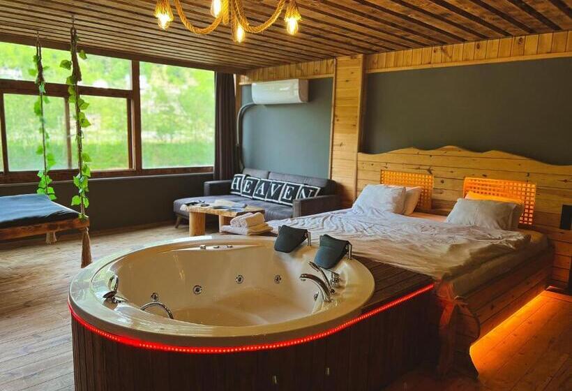 سوئیت با وان آب گرم, Heaven Wooden Vip Bungalow