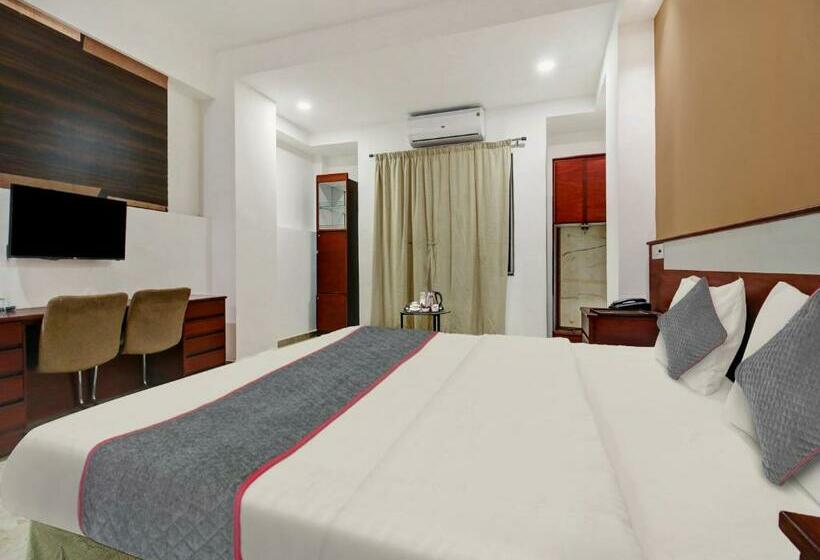 Quarto Triplo Clássico, Palette   Hotel Saket Greens