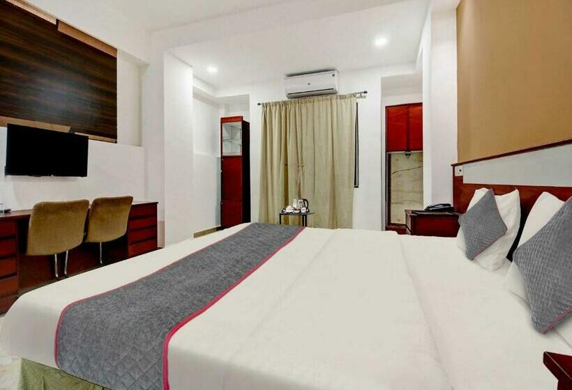 Quarto Triplo Clássico, Palette   Hotel Saket Greens