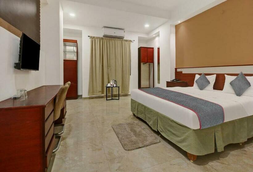 Quarto Triplo Clássico, Palette   Hotel Saket Greens