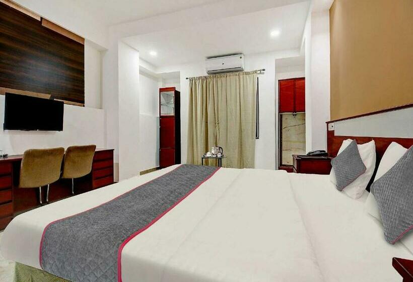 Quarto Triplo Clássico, Palette   Hotel Saket Greens