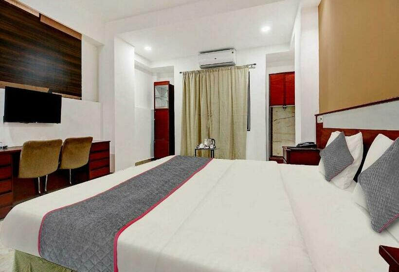 Quarto Triplo Clássico, Palette   Hotel Saket Greens