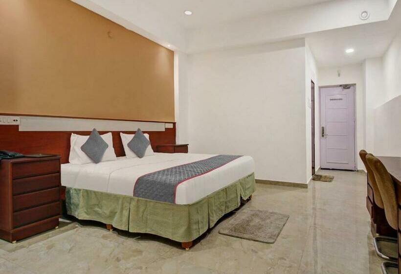 Quarto Triplo Clássico, Palette   Hotel Saket Greens