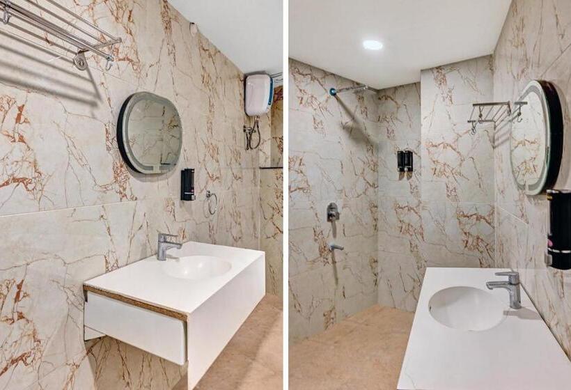 Quarto Triplo Clássico, Palette   Hotel Saket Greens