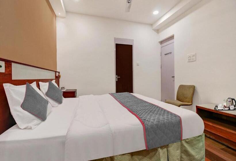 Quarto Triplo Clássico, Palette   Hotel Saket Greens