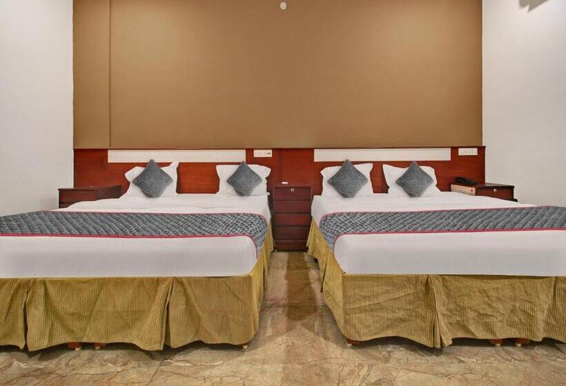 Quarto Triplo Clássico, Palette   Hotel Saket Greens